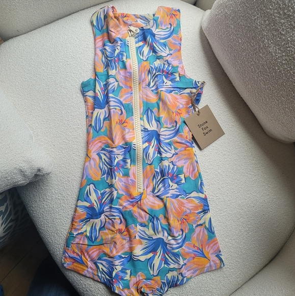 STONE FOX‎ SWIM, Rafa One Piece Swimsuit, Tropical Lily Print, Size Small, NWT! - Picture 6 of 11